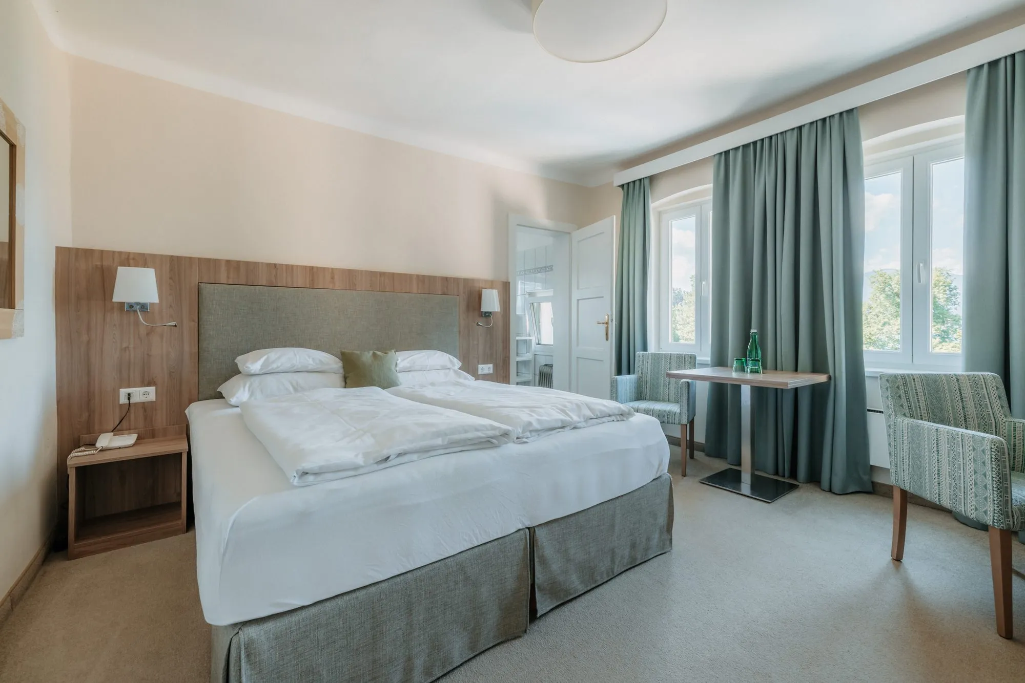 Appartement — Zwei Räume, ohne Balkon.